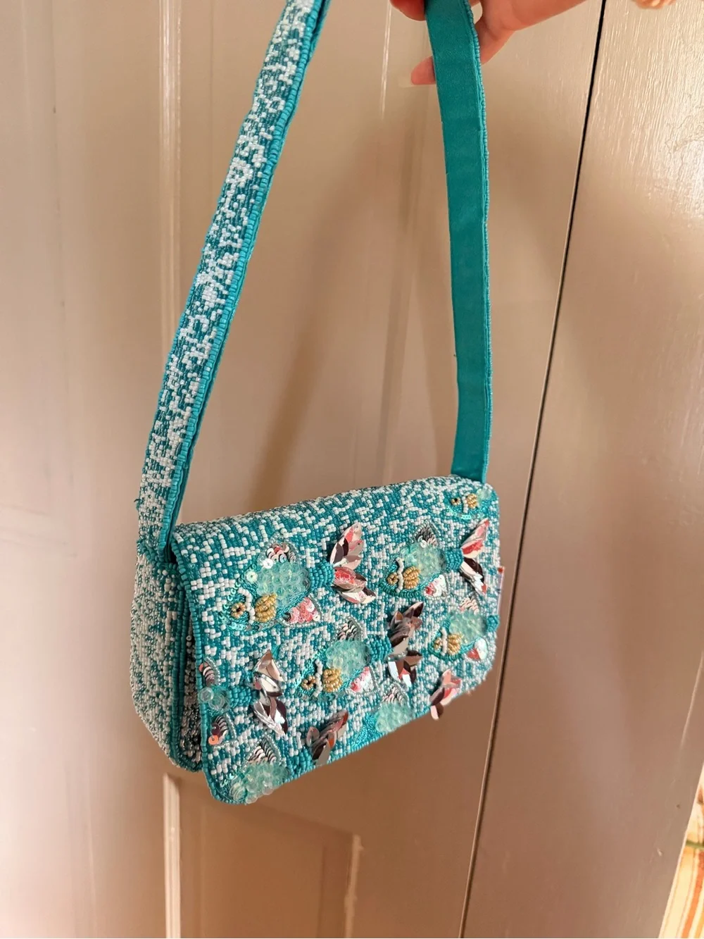 Turquoise beaded fish shoulder handbag sparkling silver fish handcrafted NWT